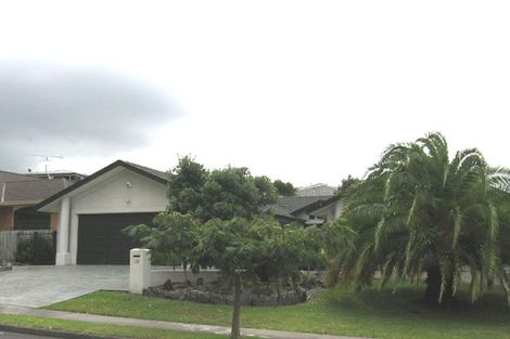 Photo of property in 15 Hogarth Rise, West Harbour, Auckland, 0618