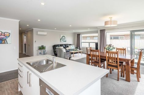 Photo of property in 94 Mazengarb Road, Paraparaumu Beach, Paraparaumu, 5032