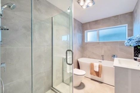 Photo of property in 2 Nohoanga Road, Karaka, Papakura, 2113