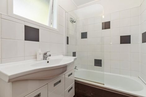 Photo of property in 1/615 Swanson Road, Swanson, Auckland, 0612