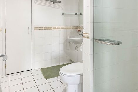 Photo of property in Highgate Towers, 5e/8 Howe Street, Freemans Bay, Auckland, 1011