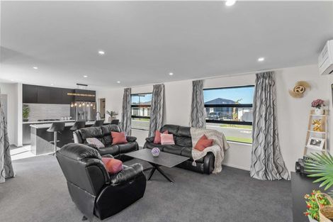 Photo of property in 14 Lewis Crescent, Rolleston, 7614