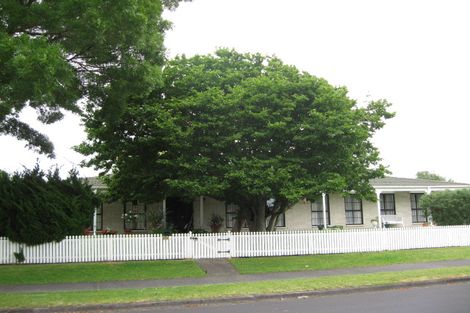 Photo of property in 80 Walter Strevens Drive, Conifer Grove, Takanini, 2112