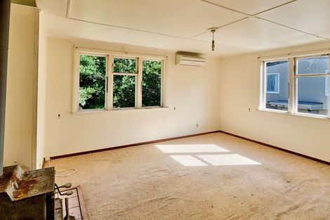Photo of property in 34a Lyndhurst Road, Tawa, Wellington, 5028