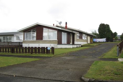 Photo of property in 16 Churchill Street, Pukekohe, 2120