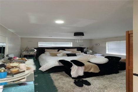 Photo of property in 242 Whitney Street, Blockhouse Bay, Auckland, 0600