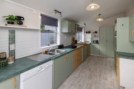 Photo of property in 13 The Crescent, Raumati South, Paraparaumu, 5032