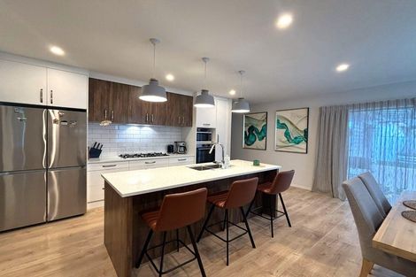 Photo of property in 54 Schoolside Road, Kumeu, 0810