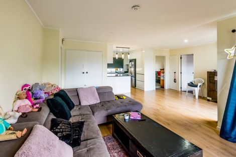 Photo of property in 5 Sherpa Place, Massey, Auckland, 0614