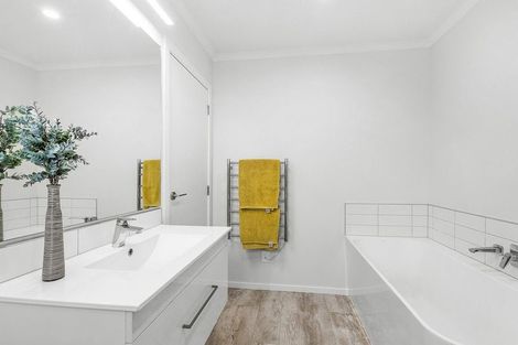 Photo of property in 1b Breakwater Way, Whitby, Porirua, 5024