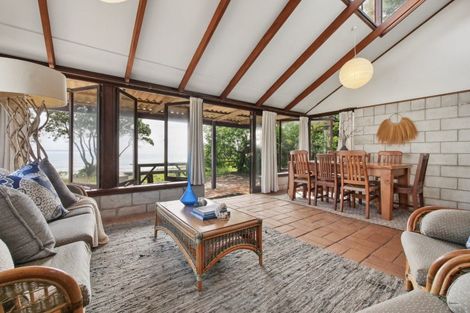 Photo of property in 135 Karewa Parade, Papamoa Beach, Papamoa, 3118