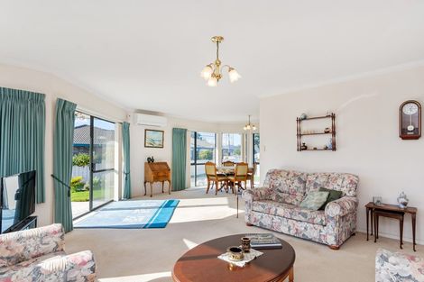 Photo of property in 2 Palm Court, Mount Maunganui, 3116