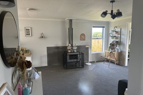 Photo of property in 31 Hutchins Street, Waitara, 4320