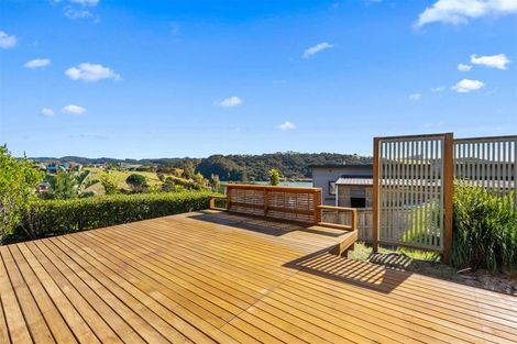 Photo of property in 5 Waterview Place, Haruru, 0204