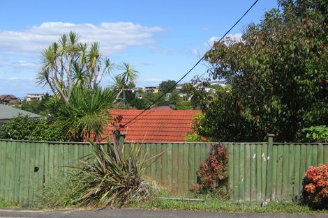Photo of property in 30 Peter Terrace, Castor Bay, Auckland, 0620