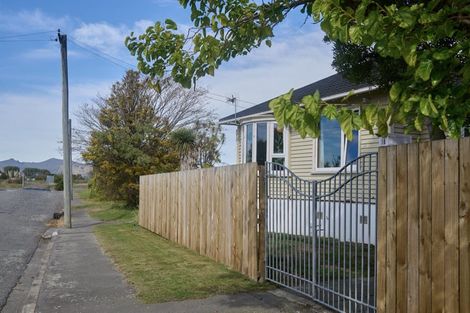 Photo of property in 18 Pratt Street, New Brighton, Christchurch, 8083