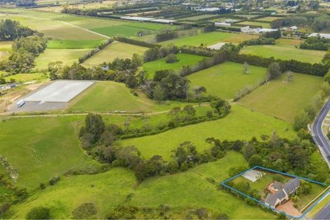 Photo of property in 411 Waitakere Road, Taupaki, Henderson, 0782