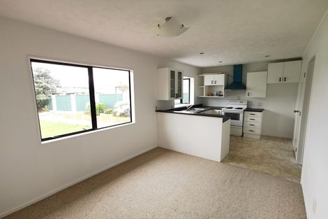 Photo of property in 87 Hillcrest Drive, Kelvin Grove, Palmerston North, 4414