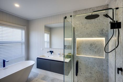 Photo of property in 71 Oak Road, Poraiti, Napier, 4112