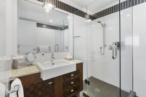 Photo of property in 225 Lake Terrace, Waipahihi, Taupo, 3330