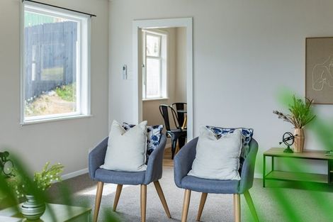 Photo of property in 40 Cornwall Crescent, Cannons Creek, Porirua, 5024