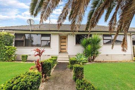 Photo of property in 29 Plumley Crescent, Mangere, Auckland, 2022