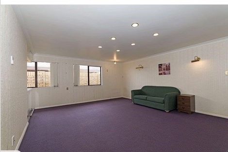 Photo of property in 3 Whiting Grove, West Harbour, Auckland, 0618