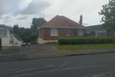 Photo of property in 176 Beach Haven Road, Beach Haven, Auckland, 0626