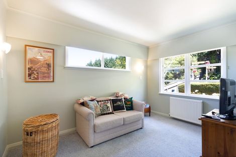 Photo of property in 39 Sunrise Boulevard, Tawa, Wellington, 5028