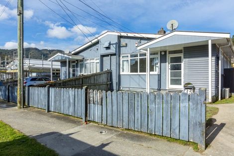 Photo of property in 35 Hanson Grove, Stokes Valley, Lower Hutt, 5019