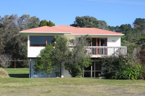 Photo of property in 42 Captain Cook Road, Cooks Beach, Whitianga, 3591