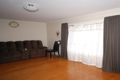 Photo of property in 21 Amberley Avenue, Te Atatu South, Auckland, 0610