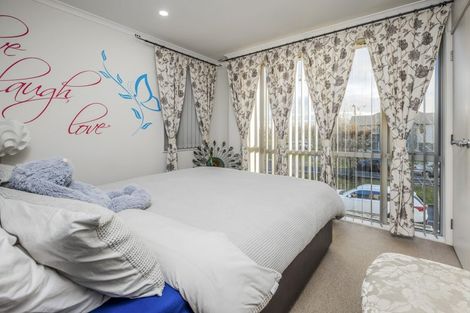 Photo of property in 30 Kuaka Drive, Takanini, 2112