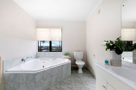 Photo of property in 2a Mizpah Road, Torbay, Auckland, 0630