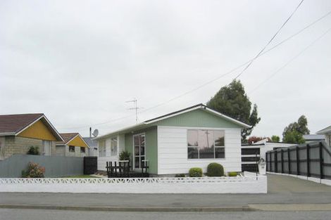 Photo of property in 39 Mcmurdo Street, Tinwald, Ashburton, 7700