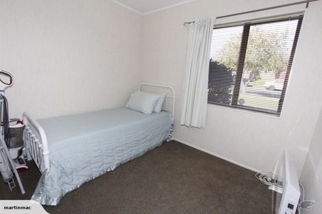 Photo of property in 1/79 Aberfeldy Avenue, Highland Park, Auckland, 2010