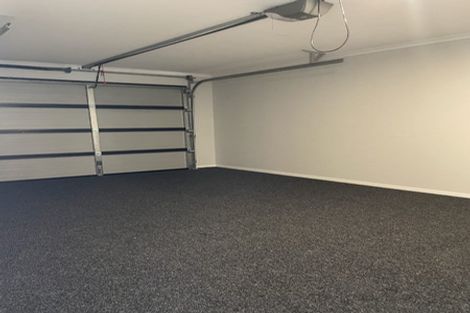 Photo of property in 74 Papatupu Way, Kumeu, 0810