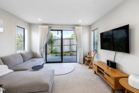 Photo of property in 1 Reg Pearce Way, Glen Innes, Auckland, 1072