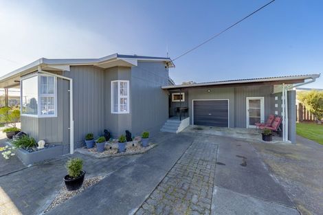 Photo of property in 24 Melville Street, Waipawa, 4210