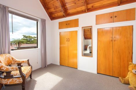 Photo of property in 10 Len Brown Place, Pukekohe, 2120