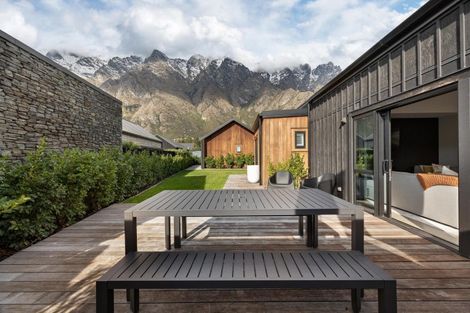 Photo of property in 11 Glenfiddich Road, Jacks Point, Queenstown, 9371