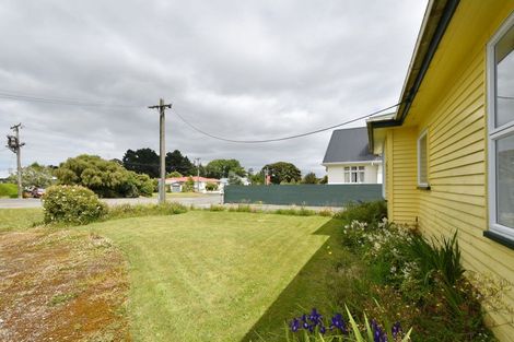 Photo of property in 10 Bridge Street, Tuatapere, 9620