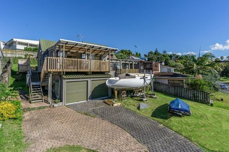 Photo of property in 13 Oaktree Avenue, Browns Bay, Auckland, 0630