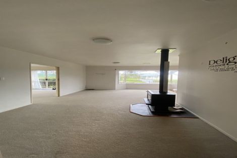 Photo of property in 101 Hillcrest Drive, Kelvin Grove, Palmerston North, 4414