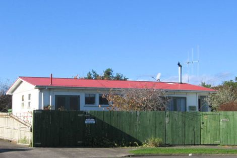 Photo of property in 9 Totara Place, Otaki, 5512