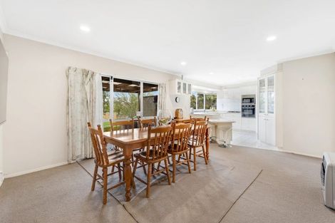 Photo of property in 198 Botany Road, Botany Downs, Auckland, 2010