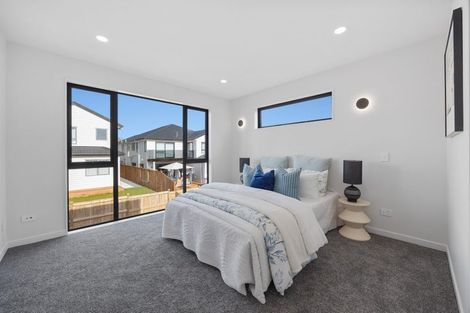 Photo of property in 8 Mill Hill Close, Flat Bush, 2019