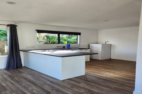 Photo of property in 17 Muir Avenue, Mangere Bridge, Auckland, 2022