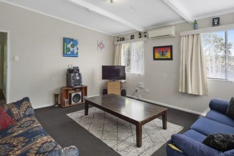 Photo of property in 8 Gahagan Way, Newlands, Wellington, 6037