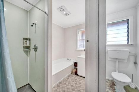 Photo of property in 2 Glasgow Street, Hawera, 4610